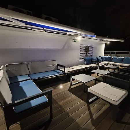 Terrace Special For Groups Up To 19 Guests Гостевой дом Лиссабон