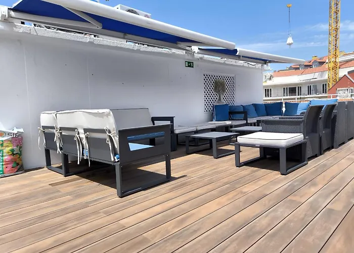 Terrace Special For Groups Up To 19 Guests Гостевой дом Лиссабон