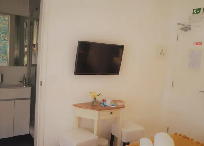 Guest house Terrace Special For Groups Up To 19 Guests Lisbon