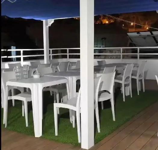 Terrace Special For Groups Up To 19 Guests Casa de hóspedes